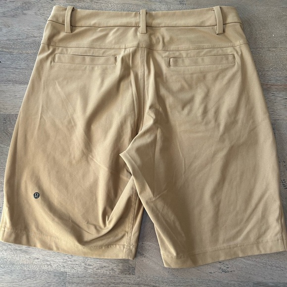 Lululemon Men’s Shorts size 34 - Picture 4 of 8